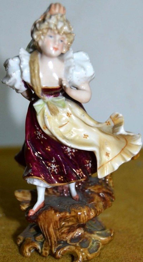 Antique Porcelain Figurine. What Mark Is This?? | Artifact Collectors
