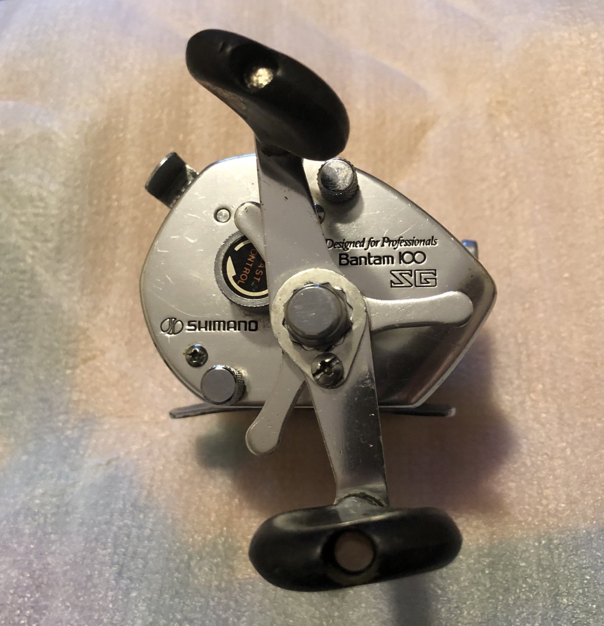Hard to obtain SHIMANO Bantam 100 old reel in good condition Operation  confirmed