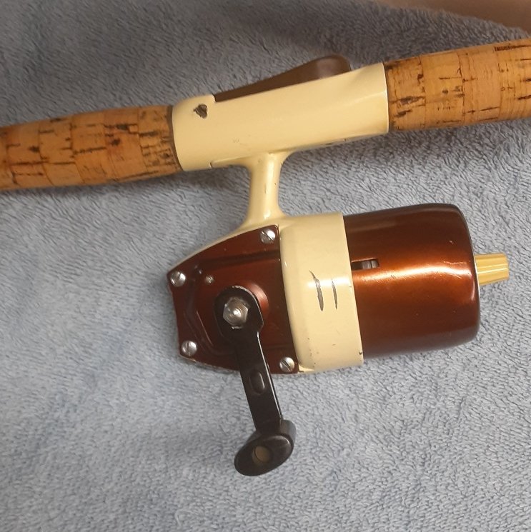 Vintage True Temper Professional Uni-Spin 63L/63R Fishing Reel And Rod  Combo Lot 