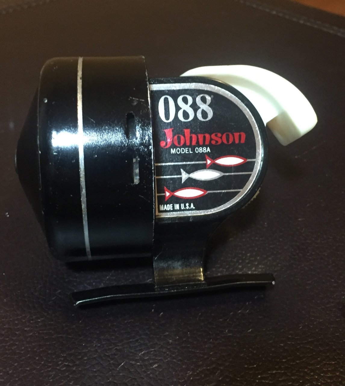 Vintage Johnson 088 Push Button Fishing Reel