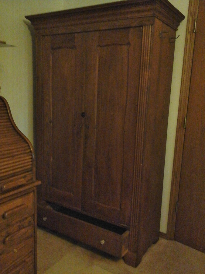 Hi! I Have An Antique Solid Oak Wardrobe And I Would Be Interested In