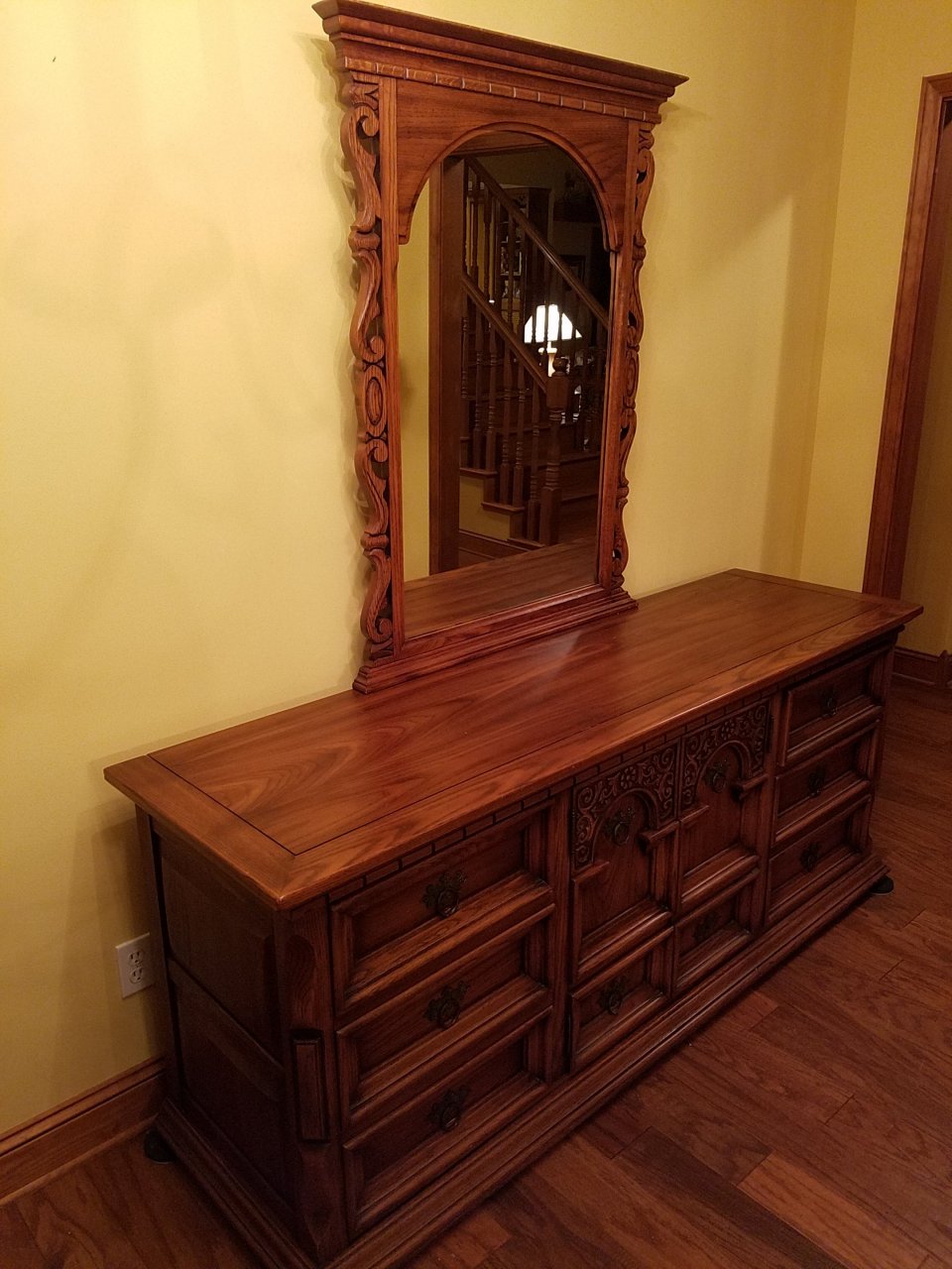 I Have A Complete Link Taylor Oak Bedroom Set That Is Around 30 Years