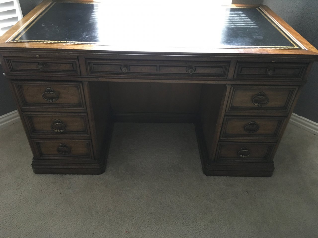 I Have A Sligh Executive Desk In Excellent Condition What Is The