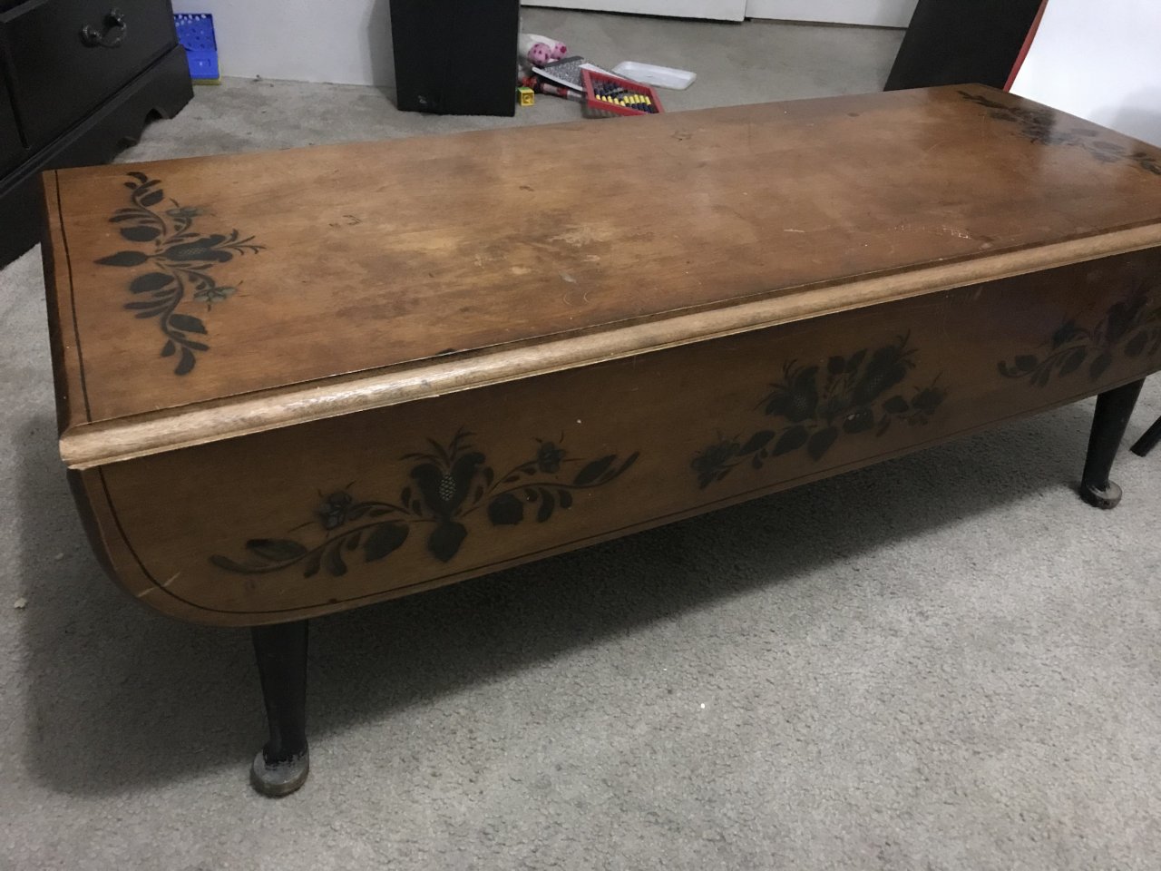 Ethan Allen Coffee Table With Drop Leaf Sides 