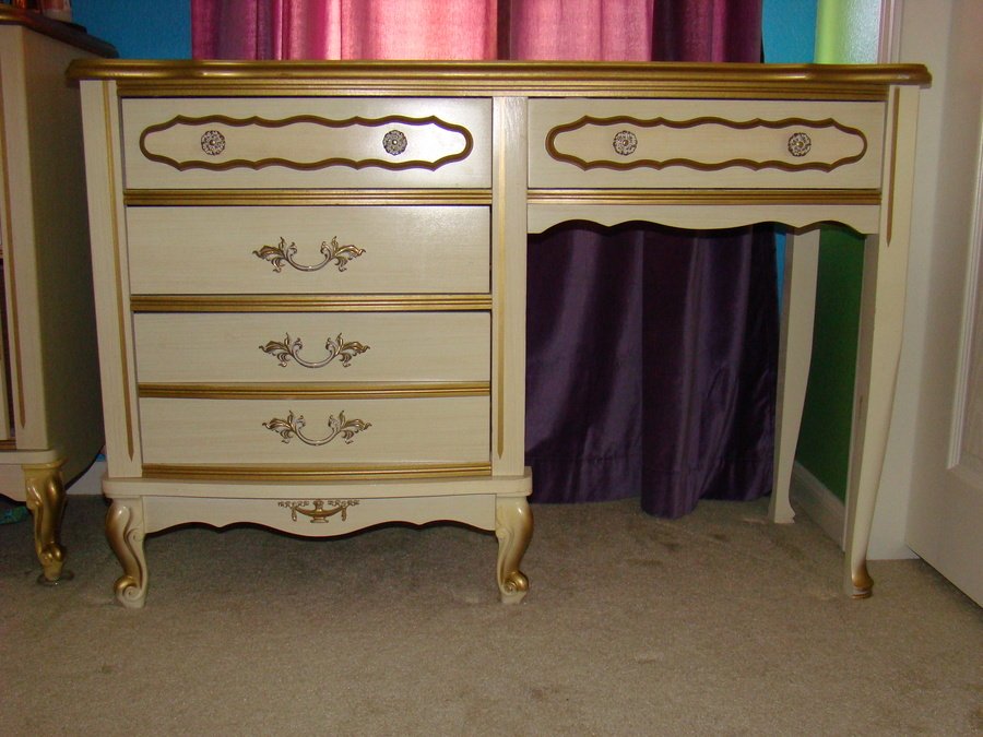 I Have A French Provincial Bedroom Set From The 1960s I