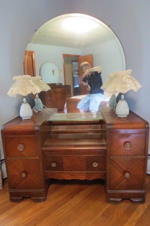 I Have A Gettysburg 1920's Bedroom Set. Full Size Bed Head & Foot Board