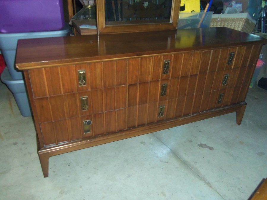 Have Dixie 9 Drawer Dresser With Mirror Stamped 480 3 Tpl Dr