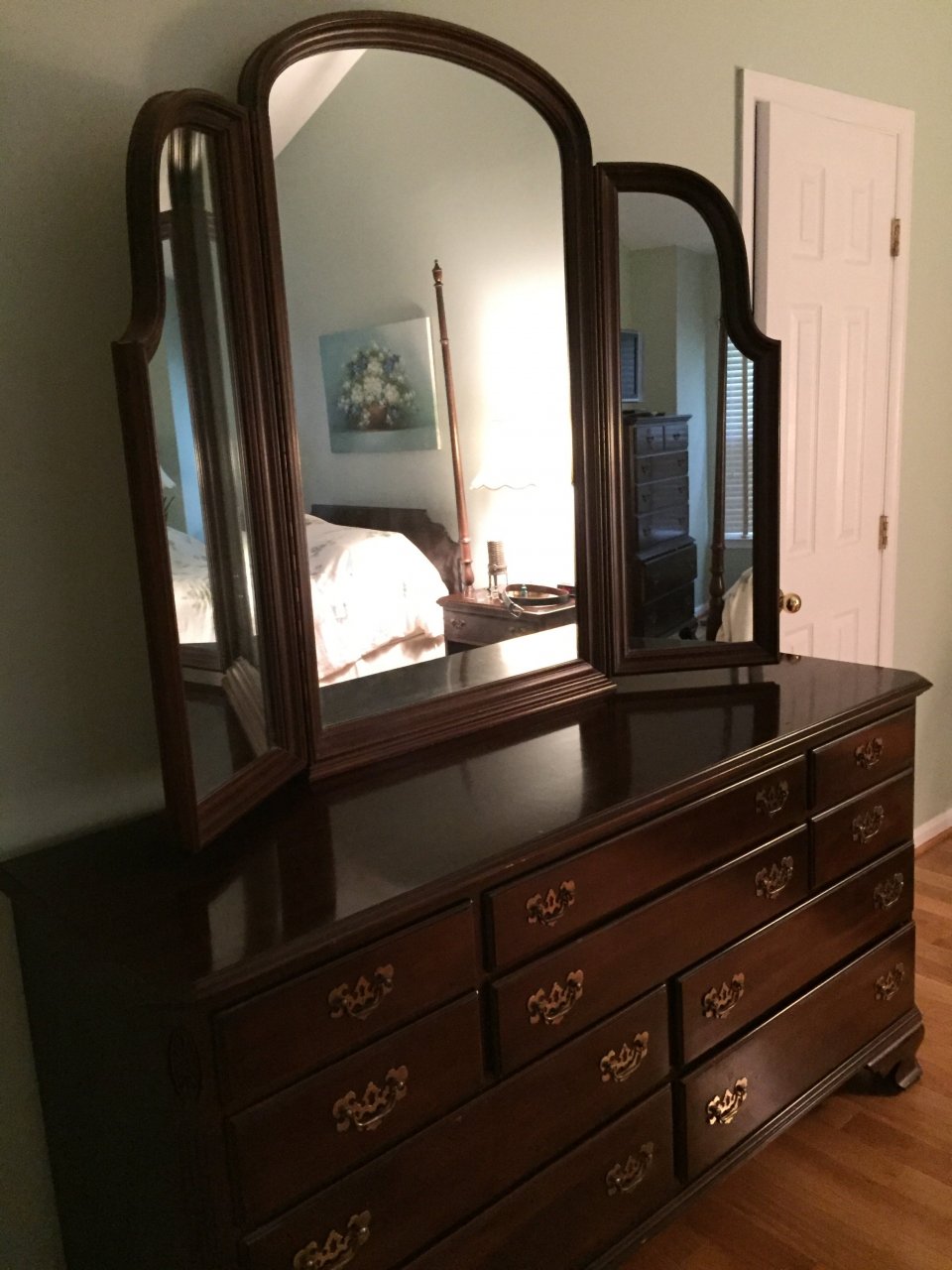 I Have A Ethan Allen Bedroom Set (queen Canopy Bed, His And Hers