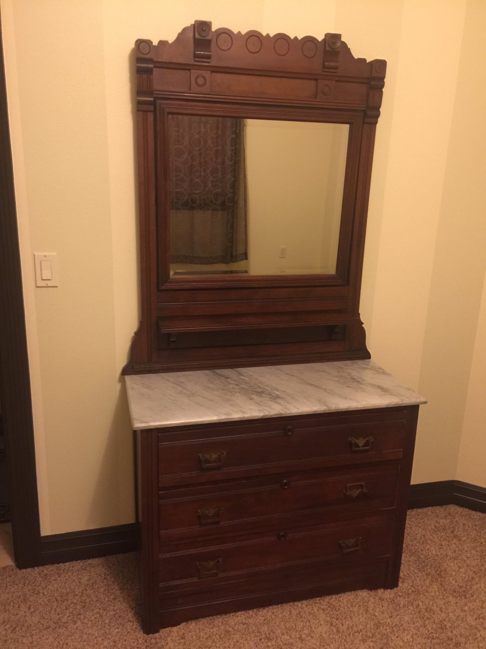 Knapp Joint Marble Top Dresser With Mirror And Match Wash Cabinet