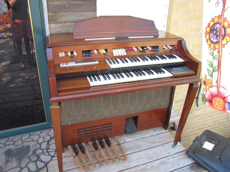 I Have A Thomas Leslie Model 300 Tone Cabinet Organ I Would Like