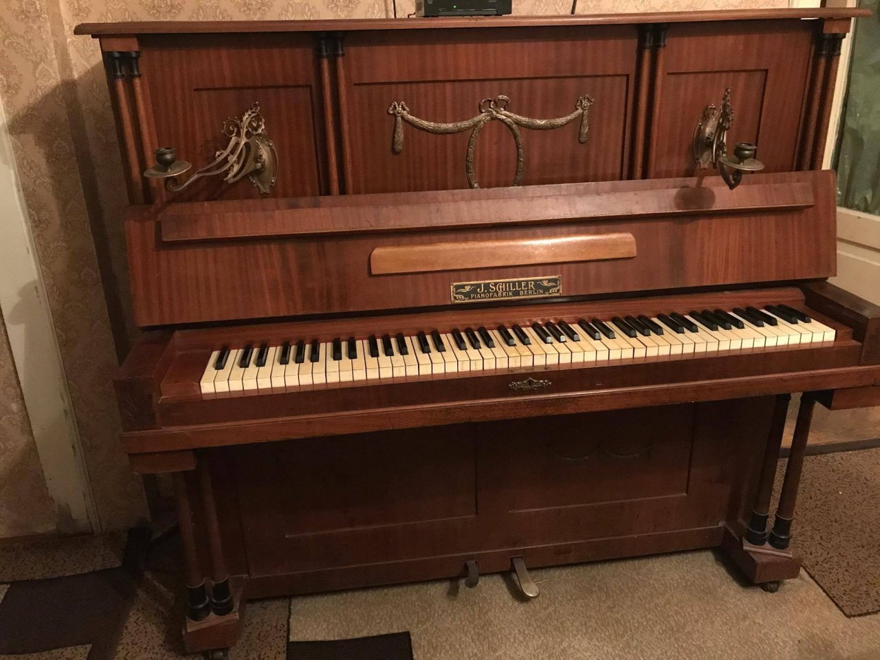 Carnicero Morbosidad Estar satisfecho Hello There, I Have A Piano J.schiller Serial Number 10660 . Can You Tell  M... | My Piano Friends