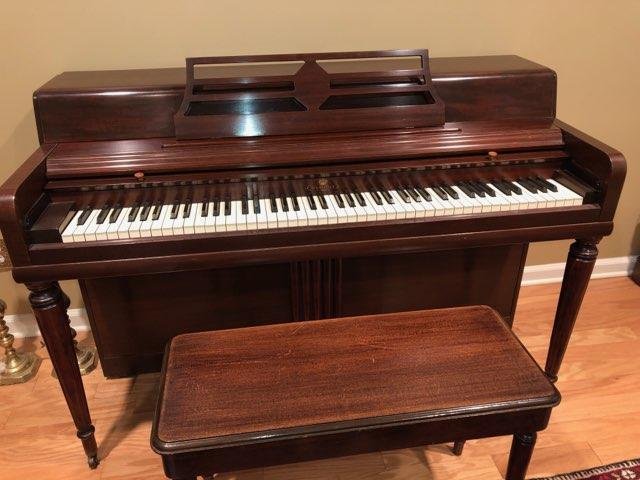 mahogany wurlitzer spinet piano