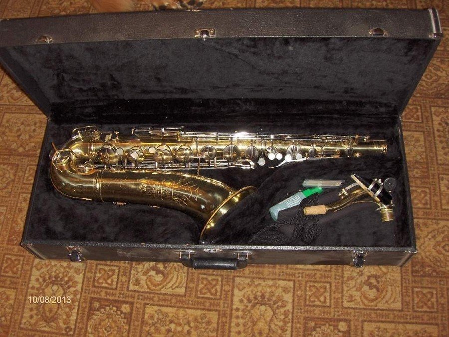 Serial number location saxophone Martin Serial